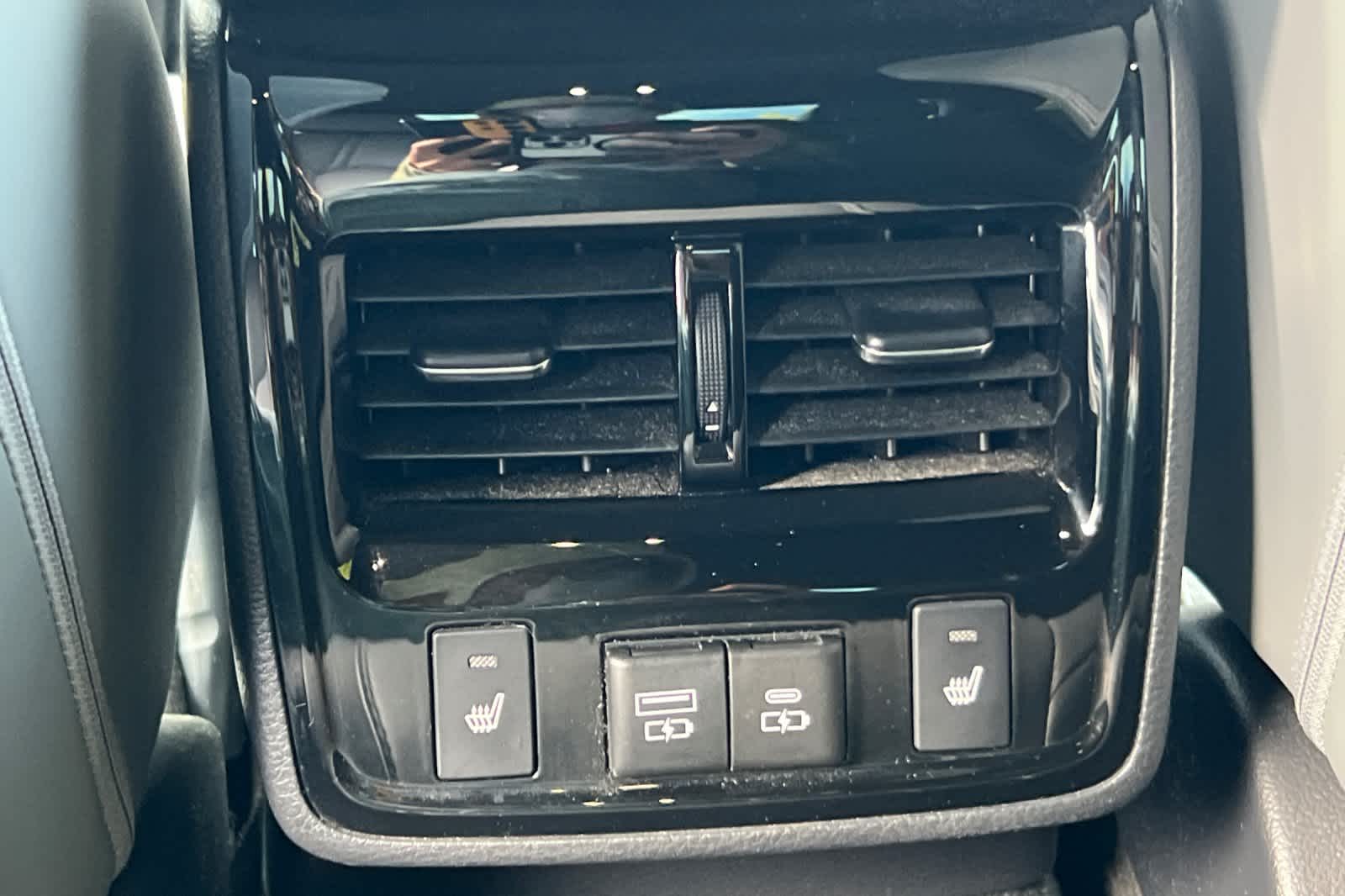 Thumbnail: 2022 Toyota Avalon - 14