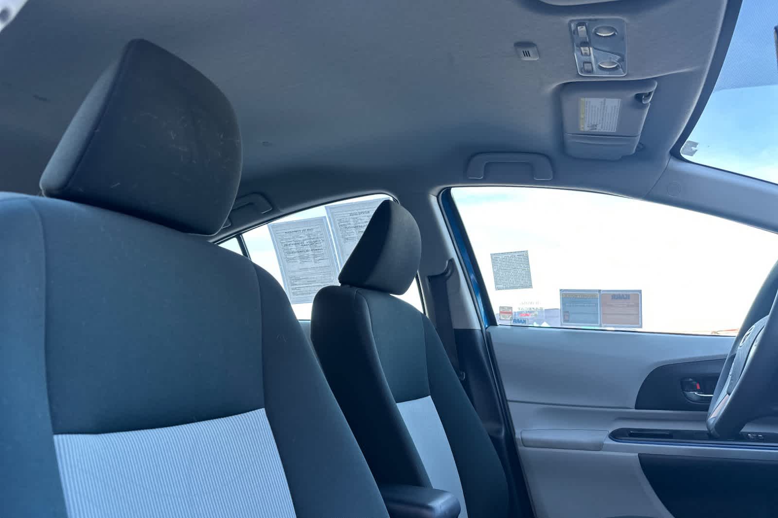 Thumbnail: 2012 Toyota Prius c - 17