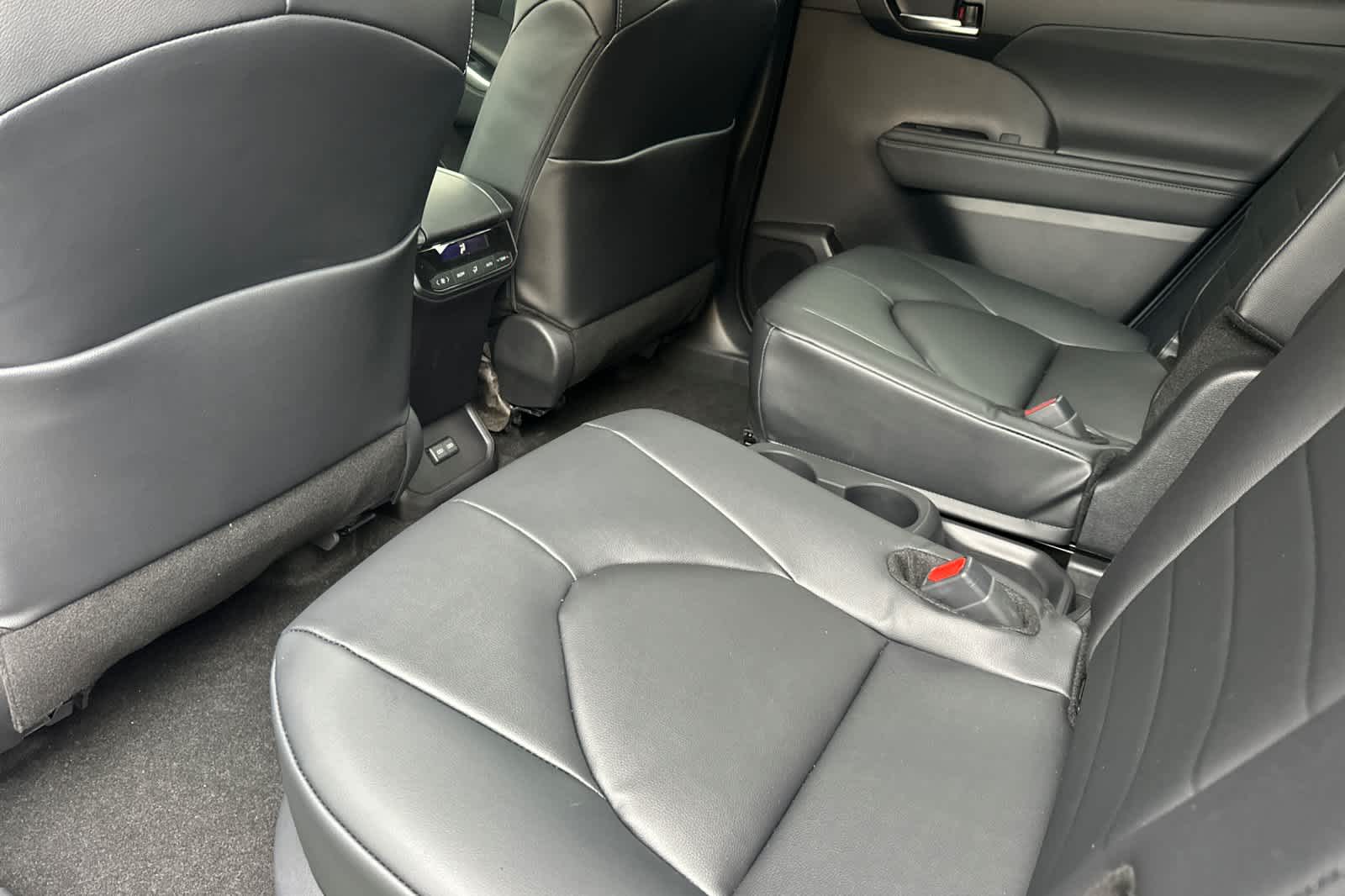 Thumbnail: 2026 Toyota Highlander - 4