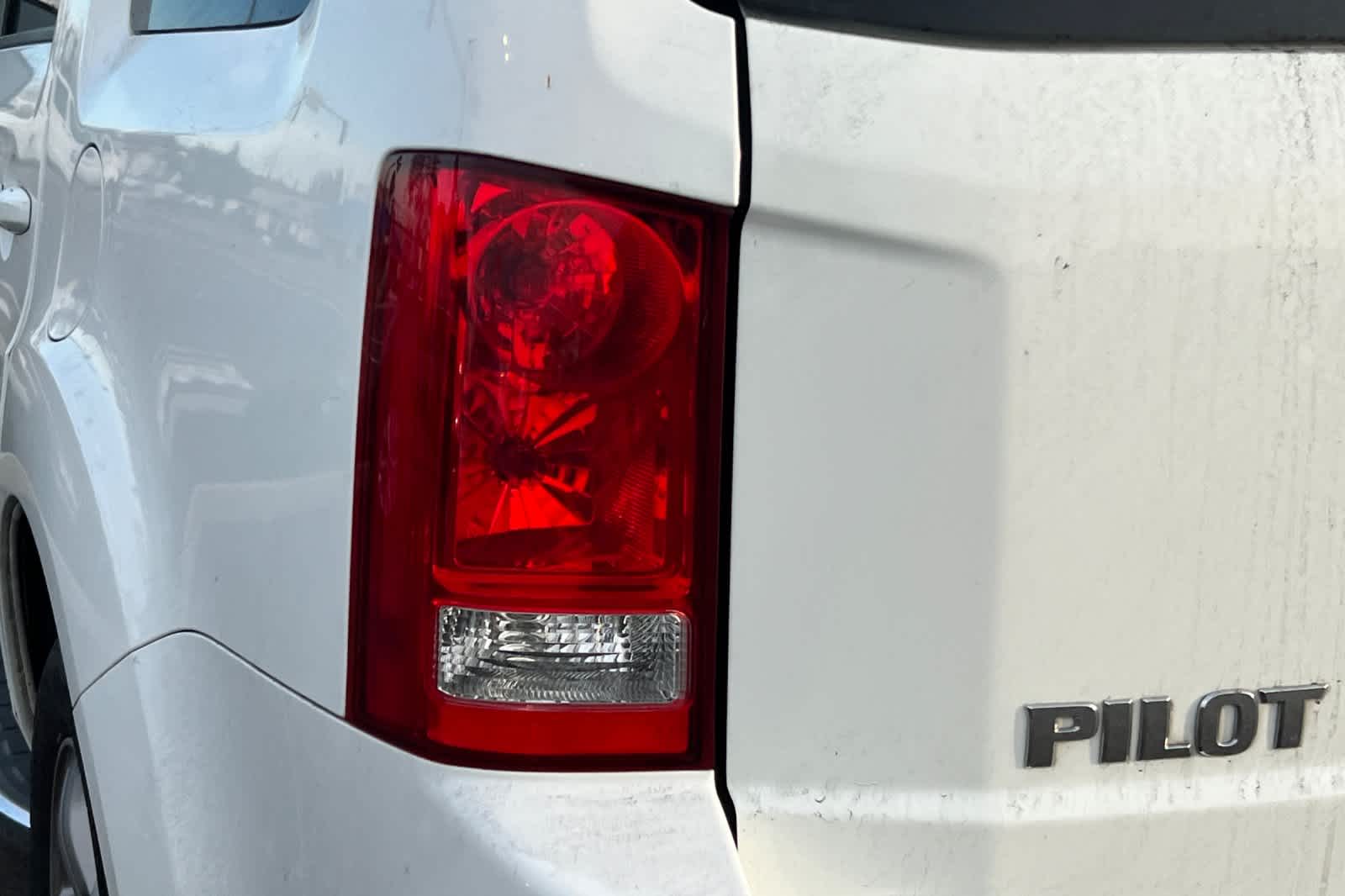 Thumbnail: 2014 Honda Pilot - 15