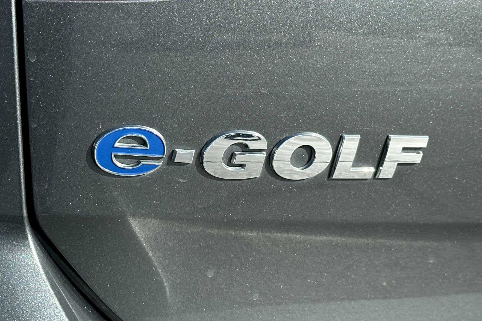 Thumbnail: 2017 Volkswagen e-Golf - 32