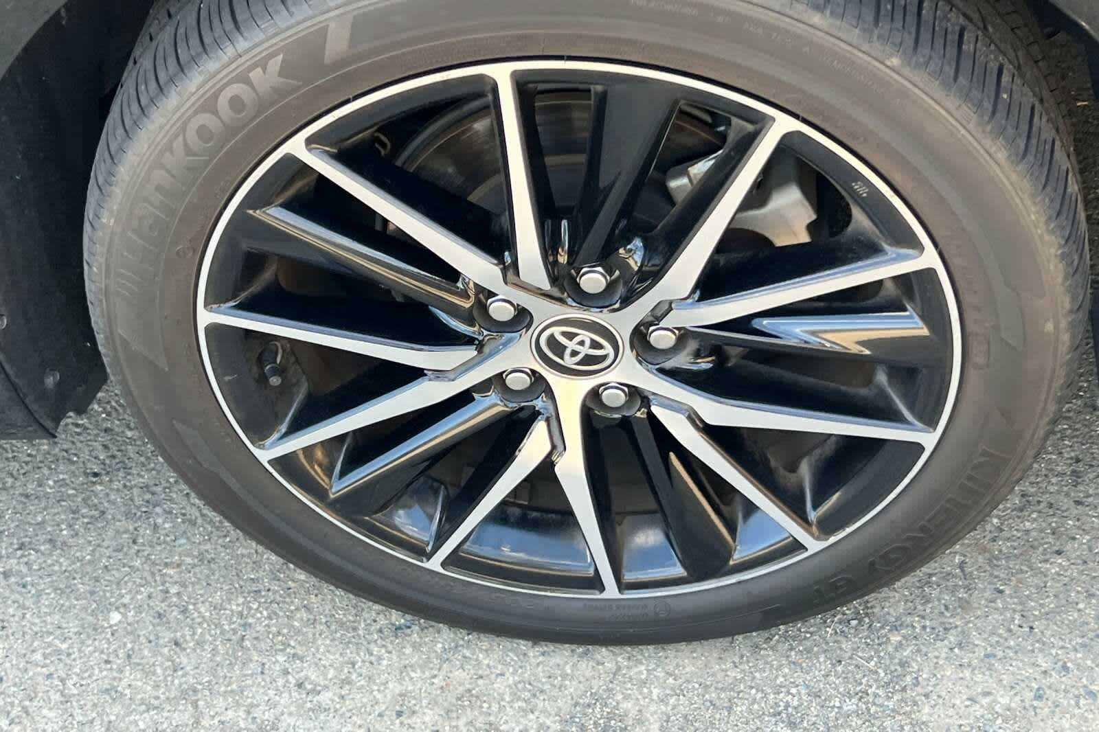 Thumbnail: 2023 Toyota Camry - 18