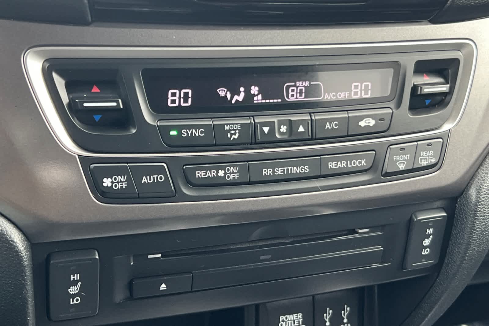 Thumbnail: 2016 Honda Pilot - 23