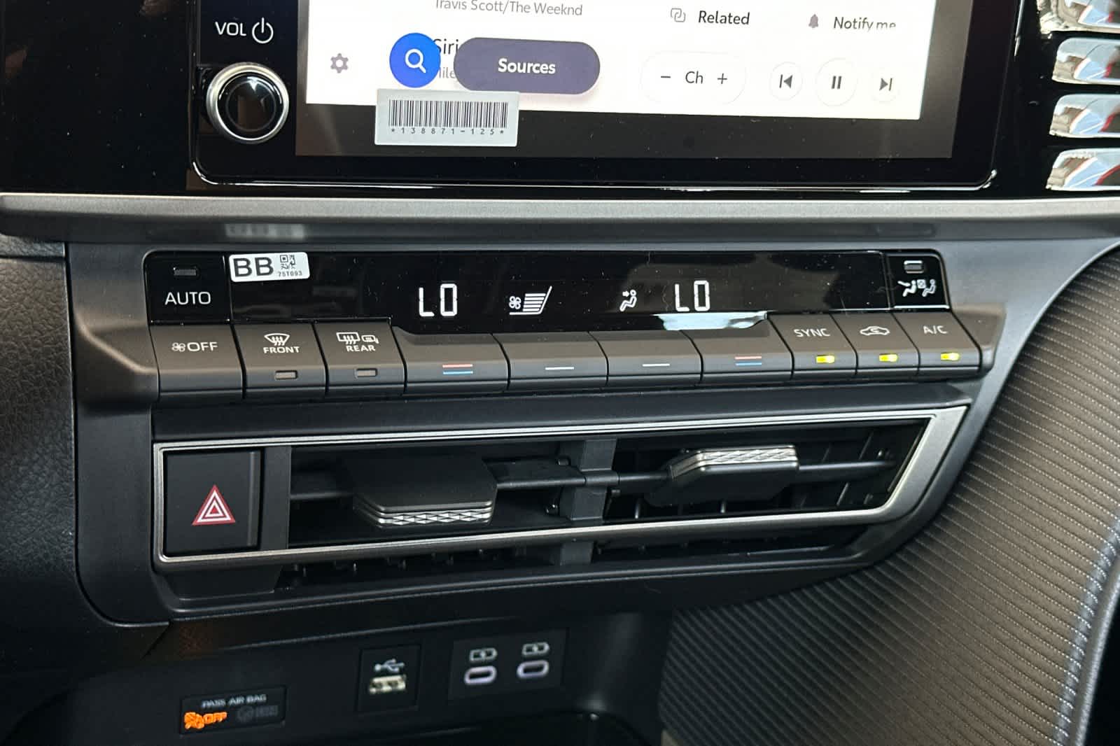 2025 Toyota Camry SE 21