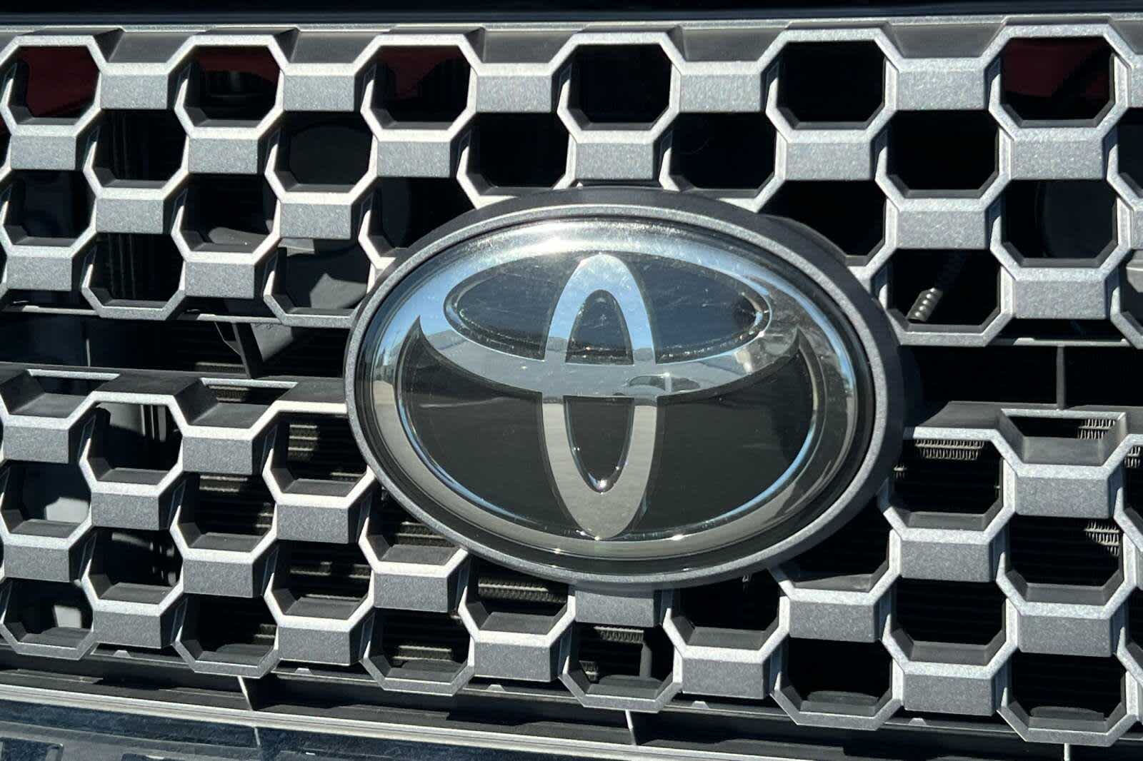 Thumbnail: 2019 Toyota Tundra - 10