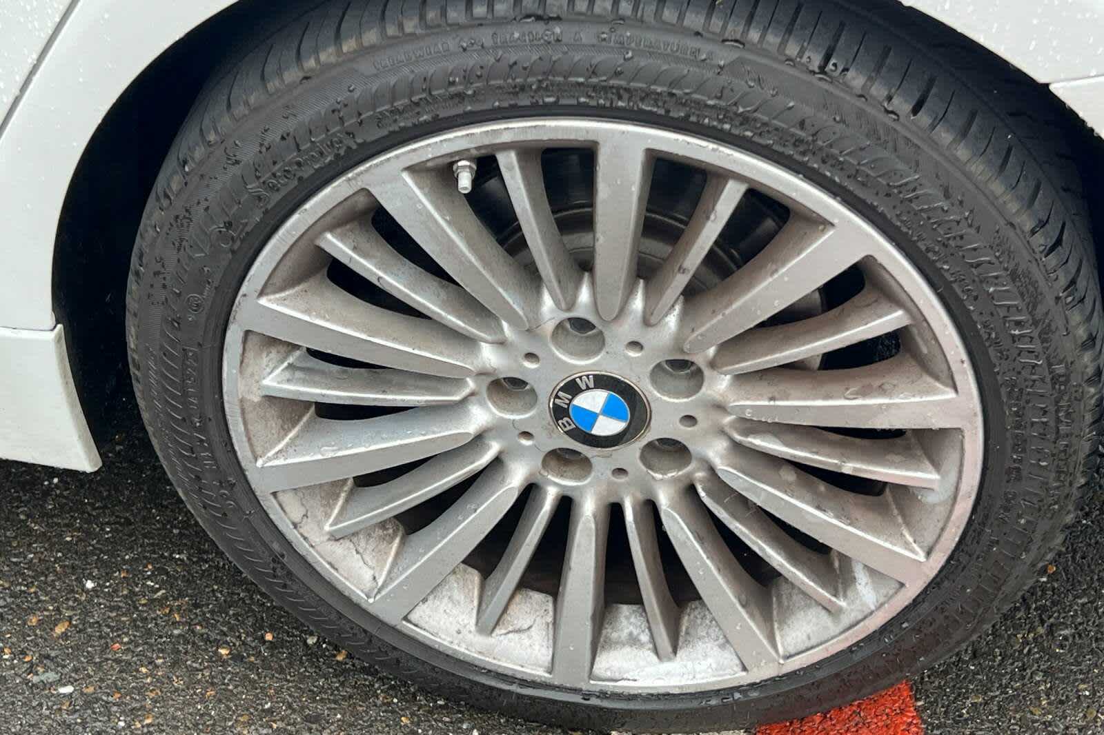 Thumbnail: 2015 BMW 3 Series - 17