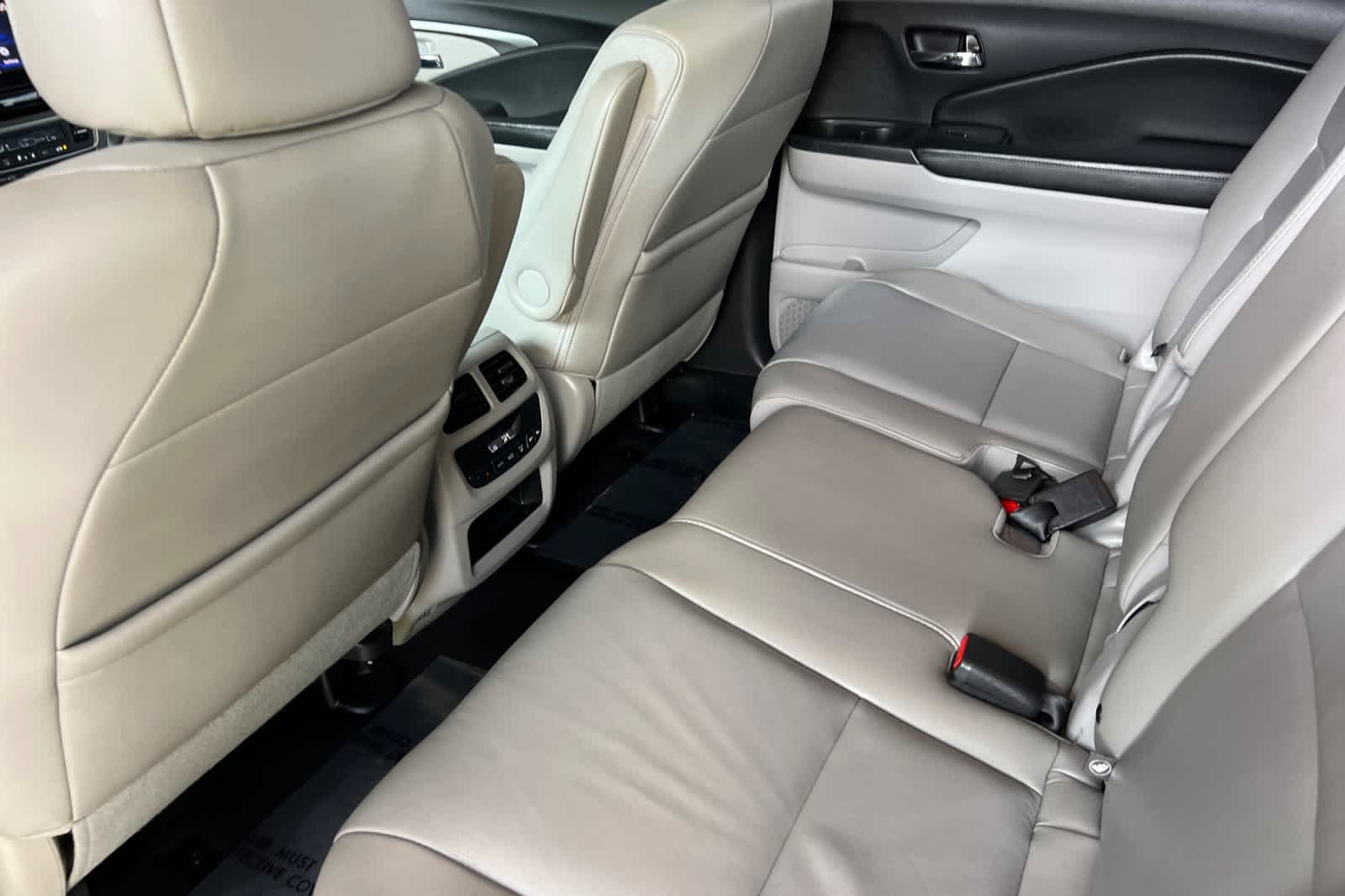 Thumbnail: 2016 Honda Pilot - 4