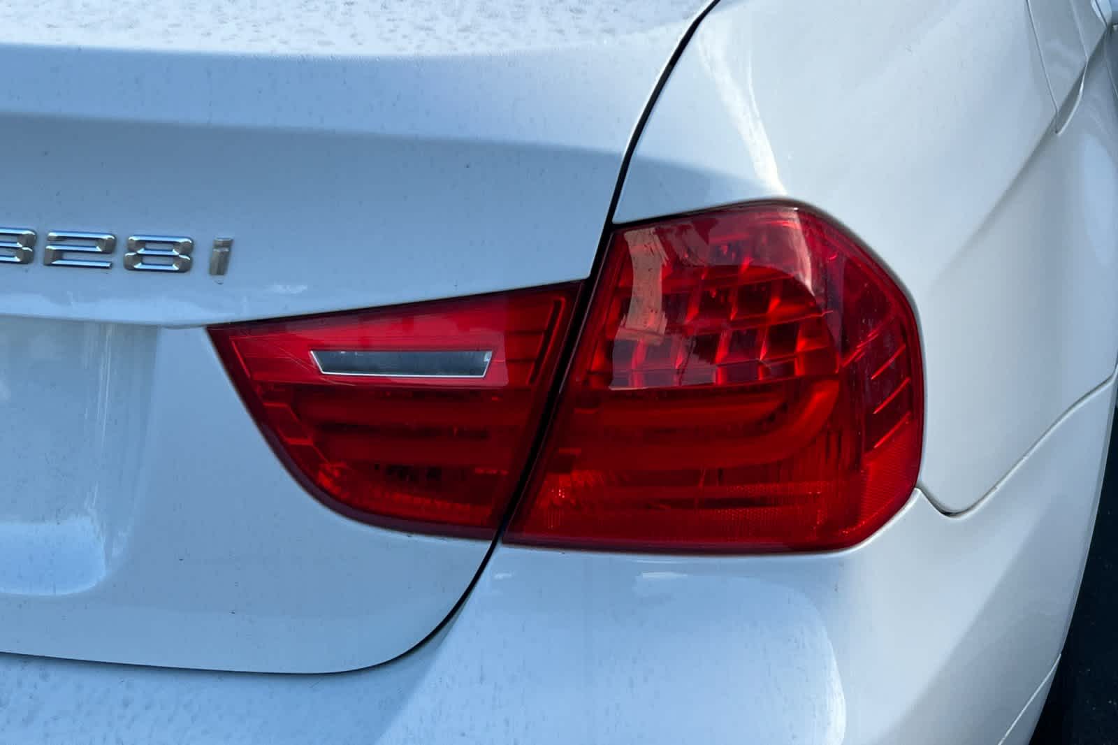 Thumbnail: 2011 BMW 3 Series - 18