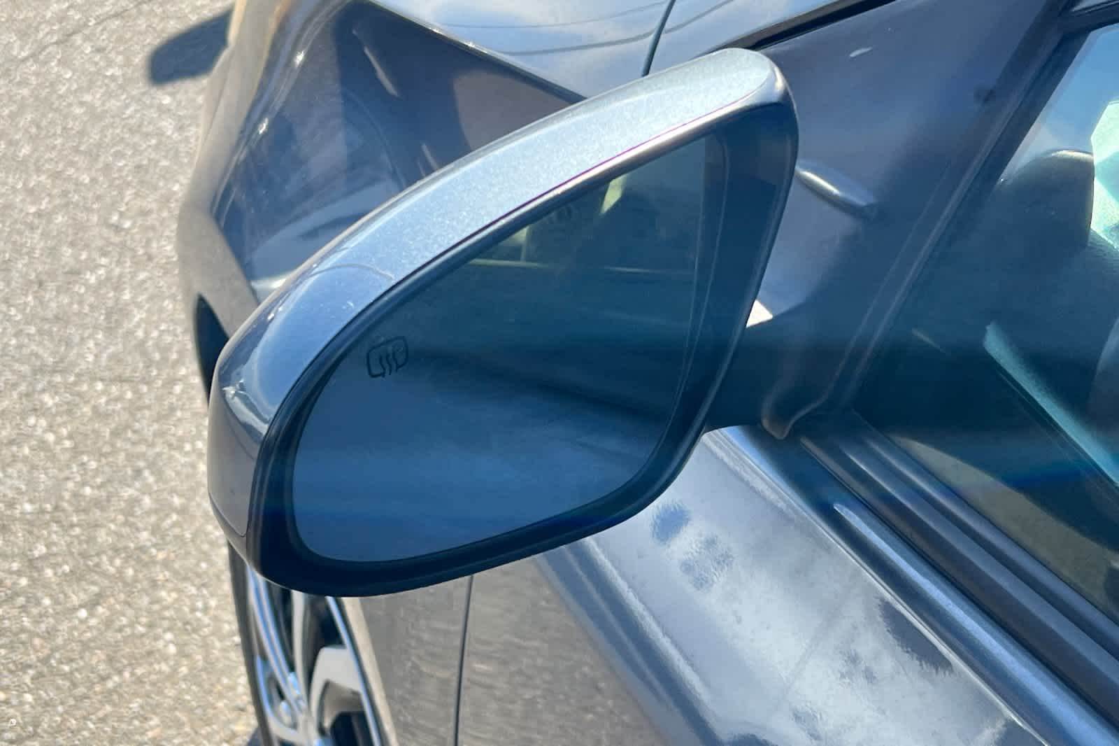 Thumbnail: 2015 Toyota Corolla - 19