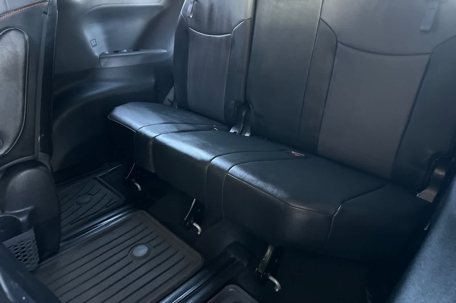 Thumbnail: 2021 Toyota Sienna - 16