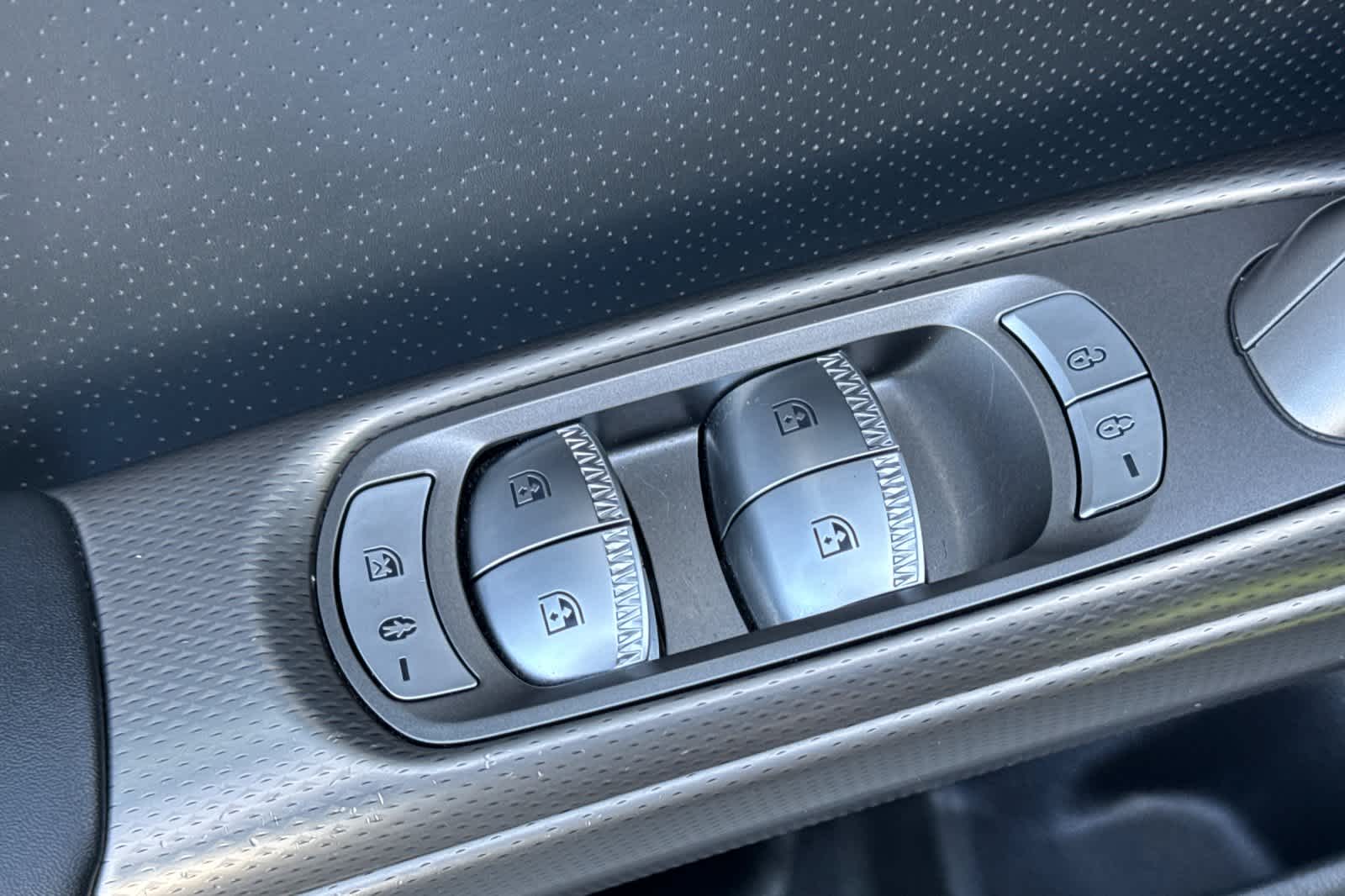 Thumbnail: 2023 Genesis GV60 - 13