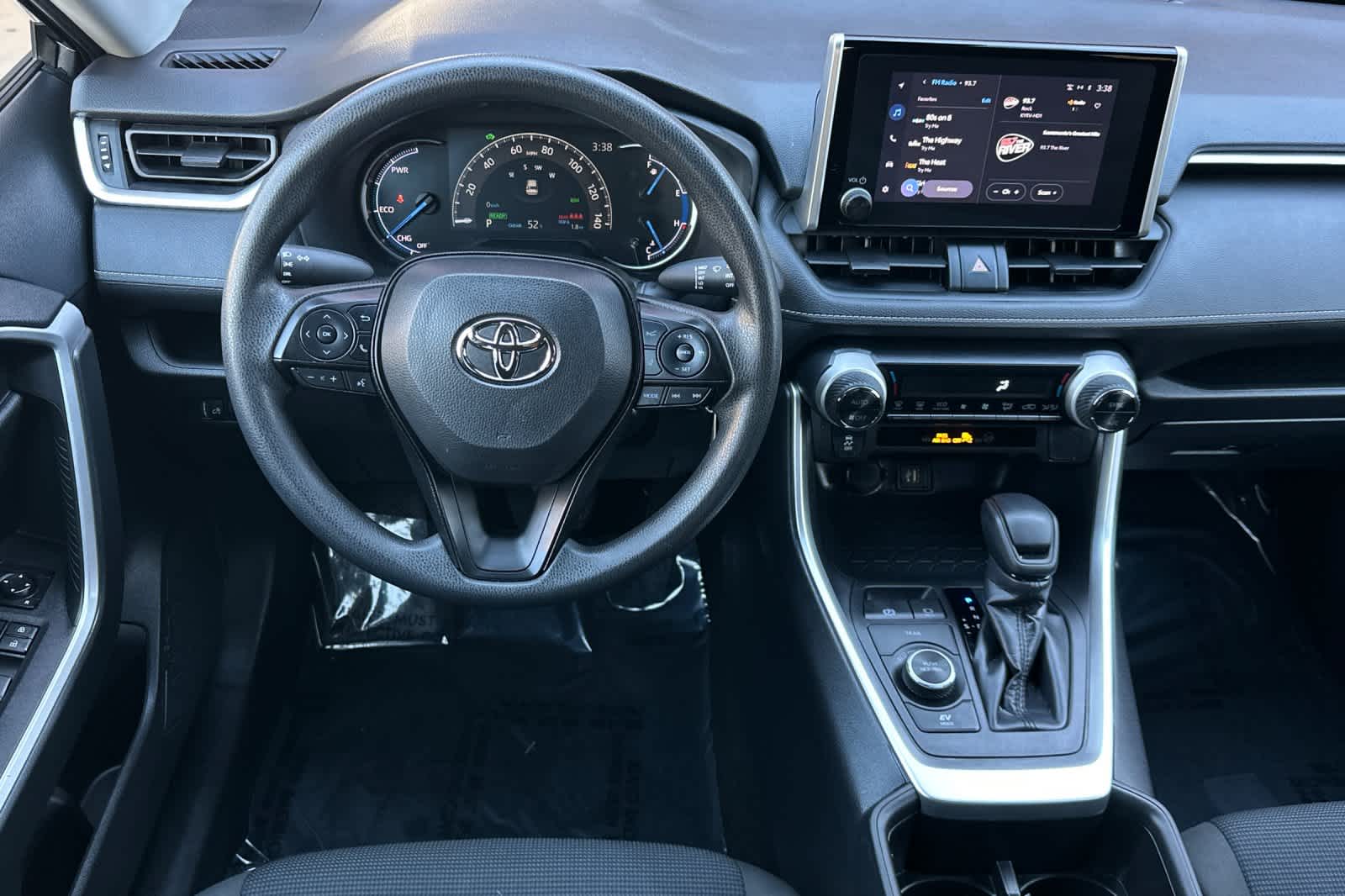 Thumbnail: 2025 Toyota RAV4 - 15