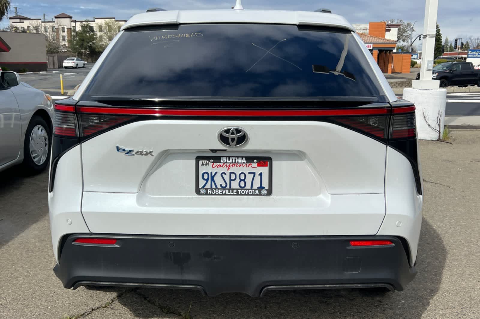 Thumbnail: 2023 Toyota bZ4X - 5