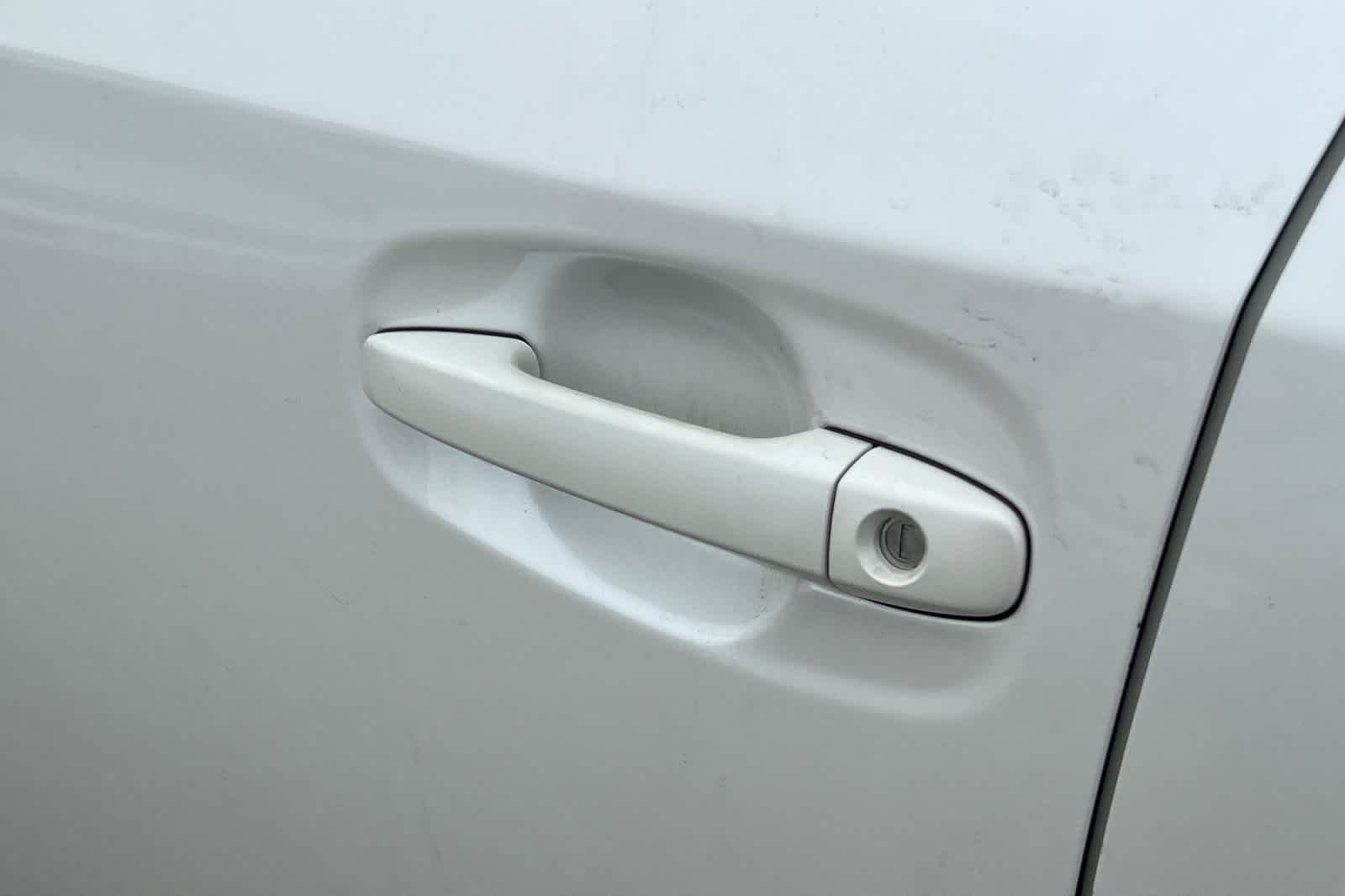 Thumbnail: 2013 Toyota Venza - 19