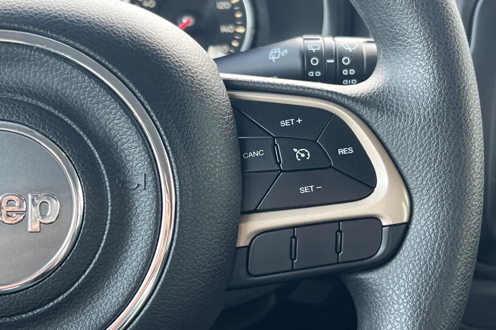 Thumbnail: 2017 Jeep Renegade - 25