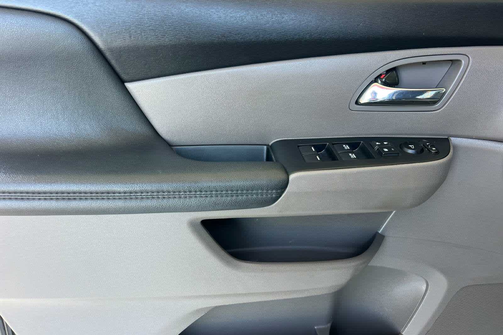 Thumbnail: 2016 Honda Odyssey - 12