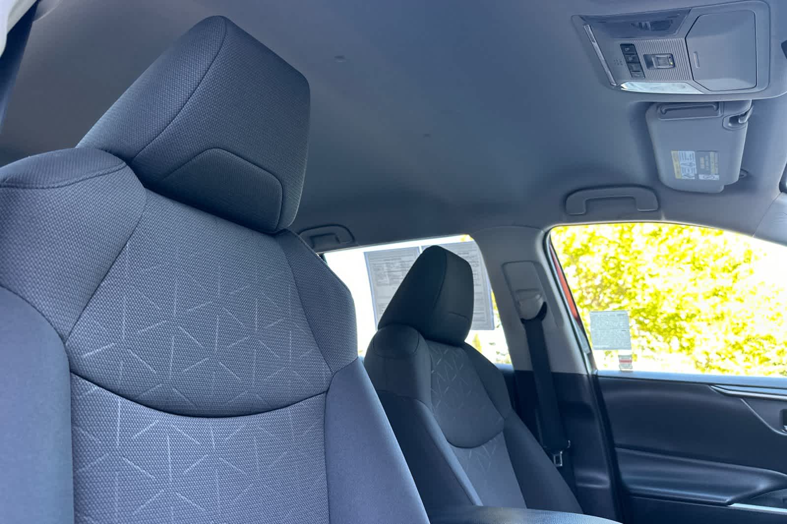 Thumbnail: 2021 Toyota RAV4 - 18