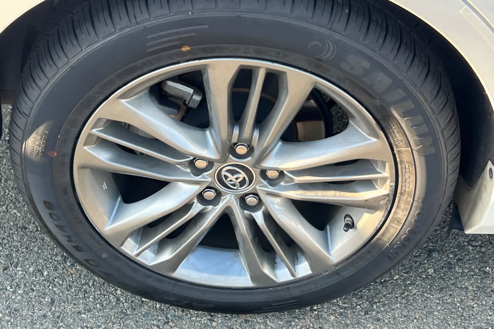 Thumbnail: 2016 Toyota Camry - 17