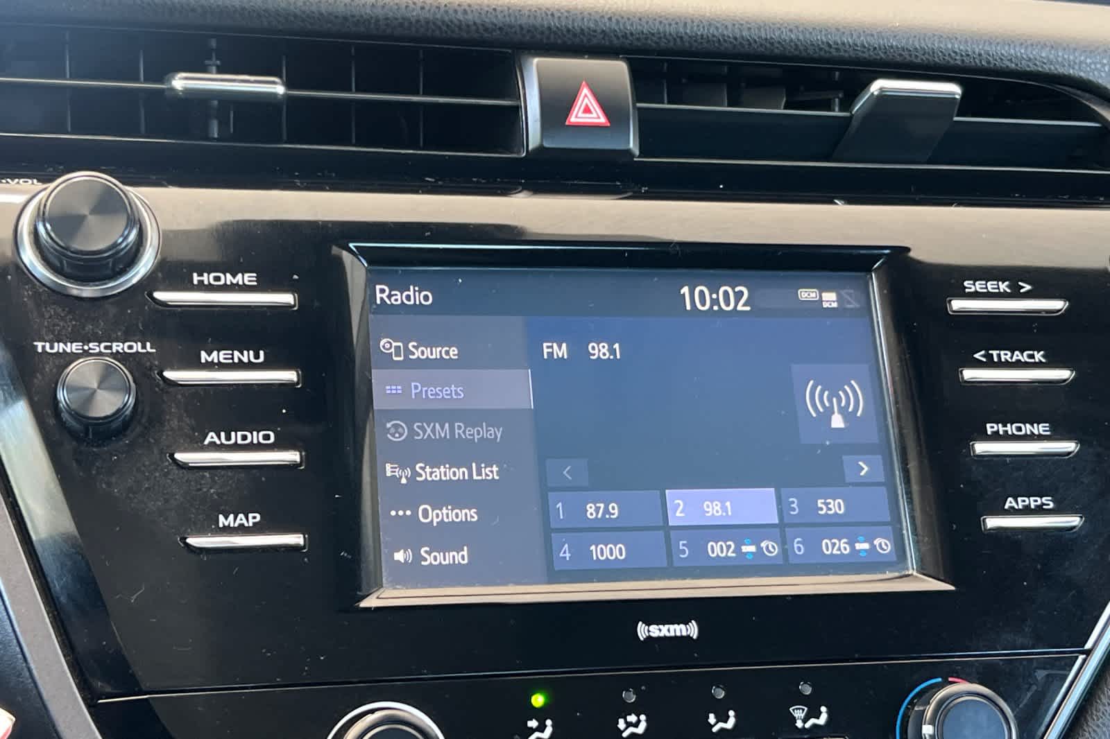 Thumbnail: 2020 Toyota Camry - 18