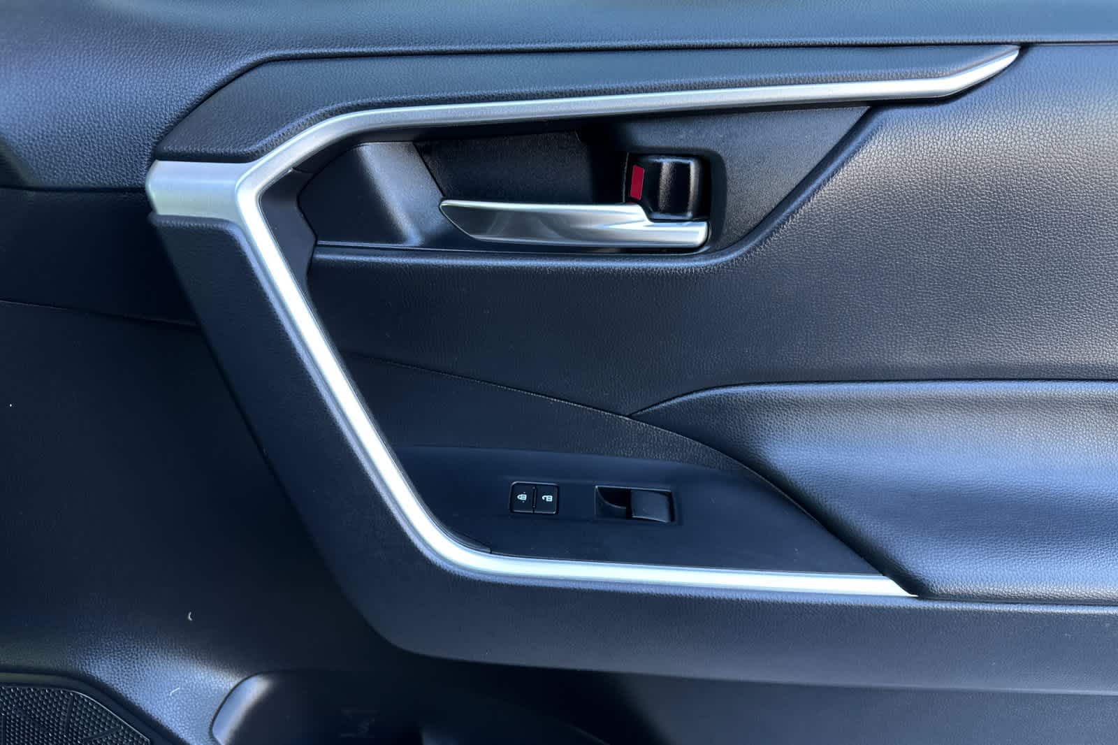 Thumbnail: 2021 Toyota RAV4 - 19
