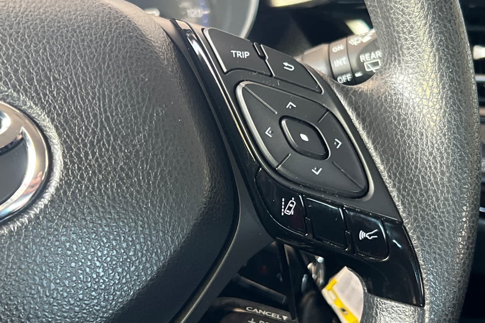 Thumbnail: 2021 Toyota C-HR - 25