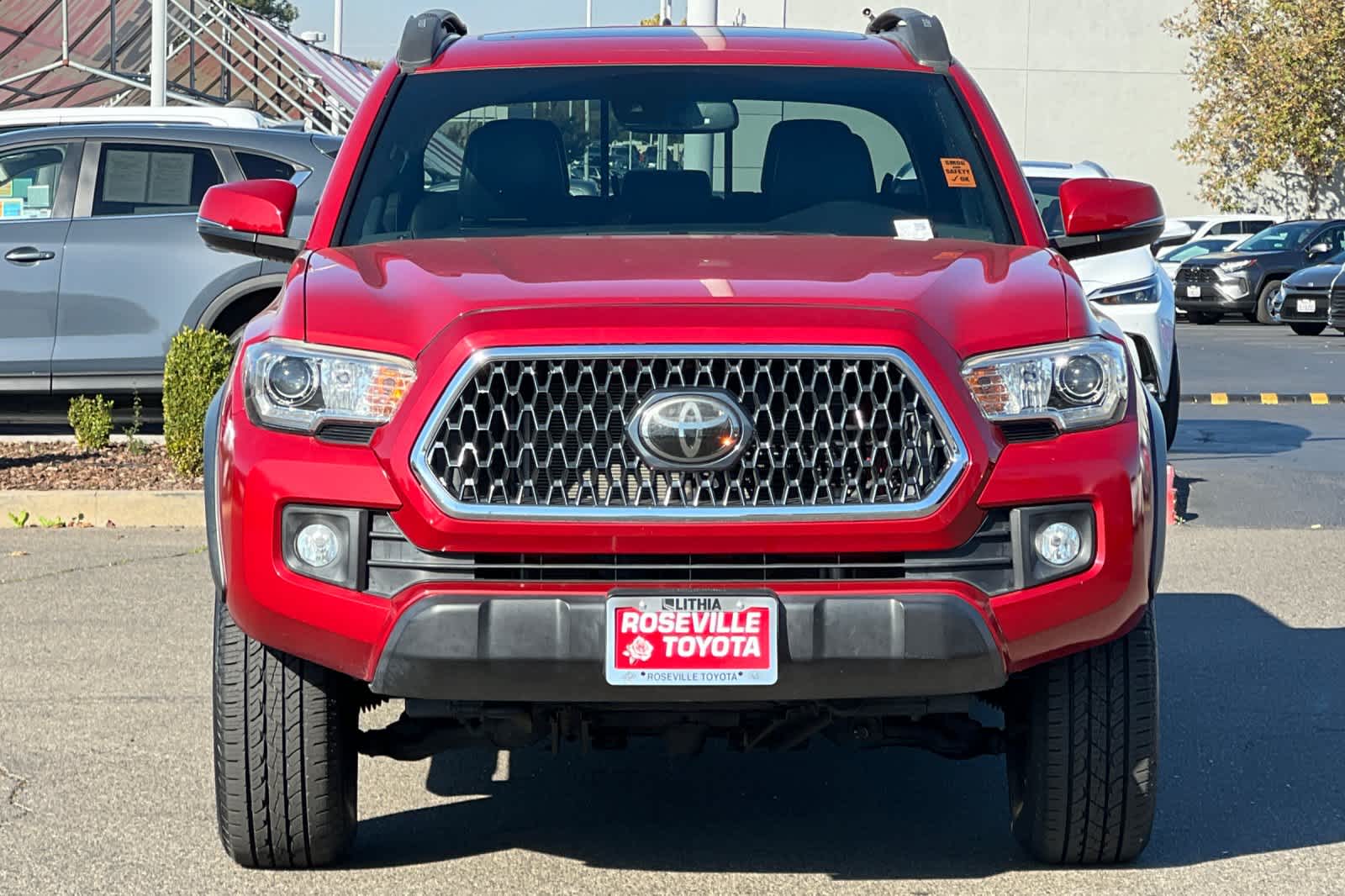 Thumbnail: 2019 Toyota Tacoma - 10