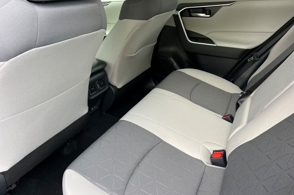 New 2025 Toyota RAV4 XLE SUV