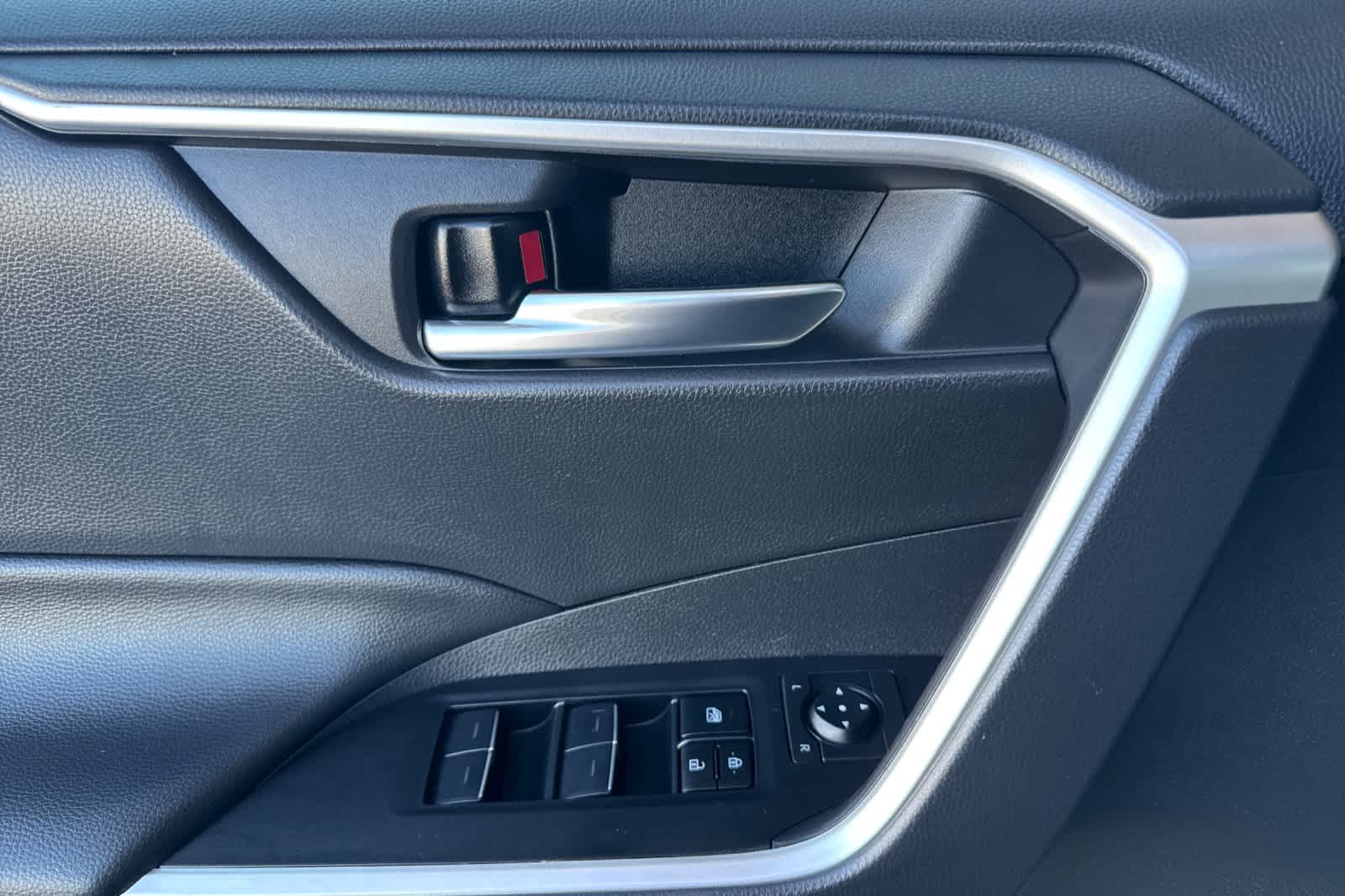 Thumbnail: 2024 Toyota RAV4 - 12