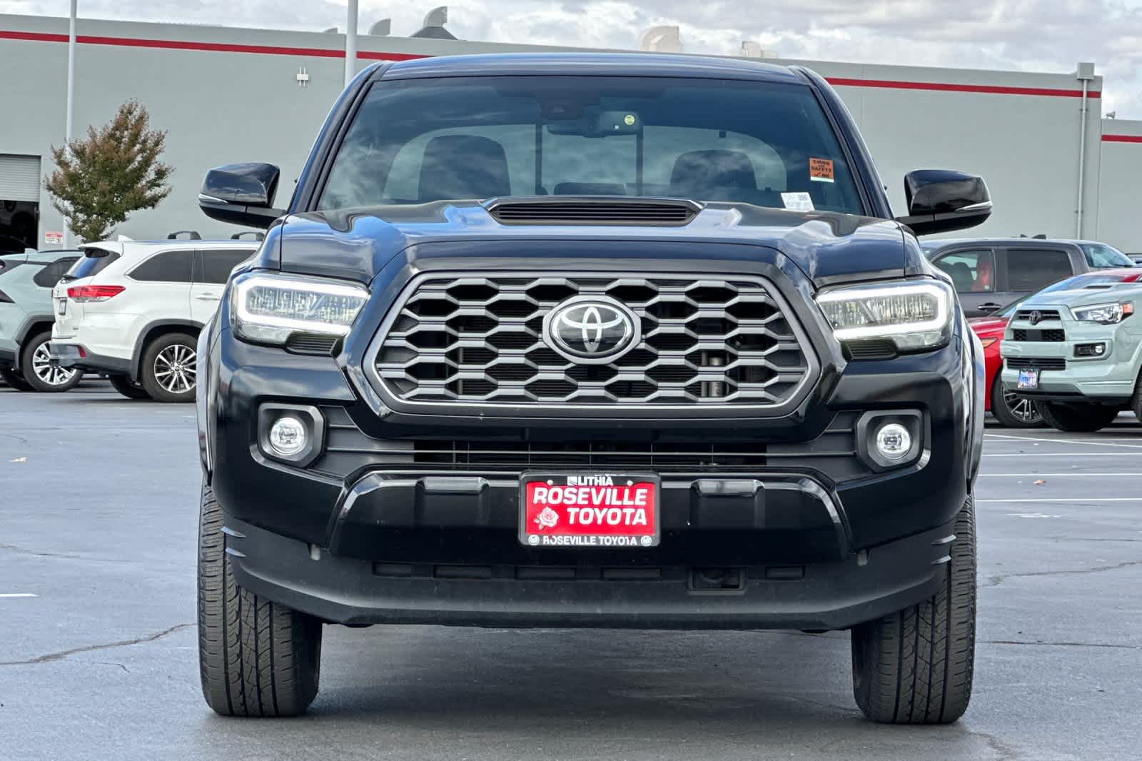 Thumbnail: 2023 Toyota Tacoma - 10