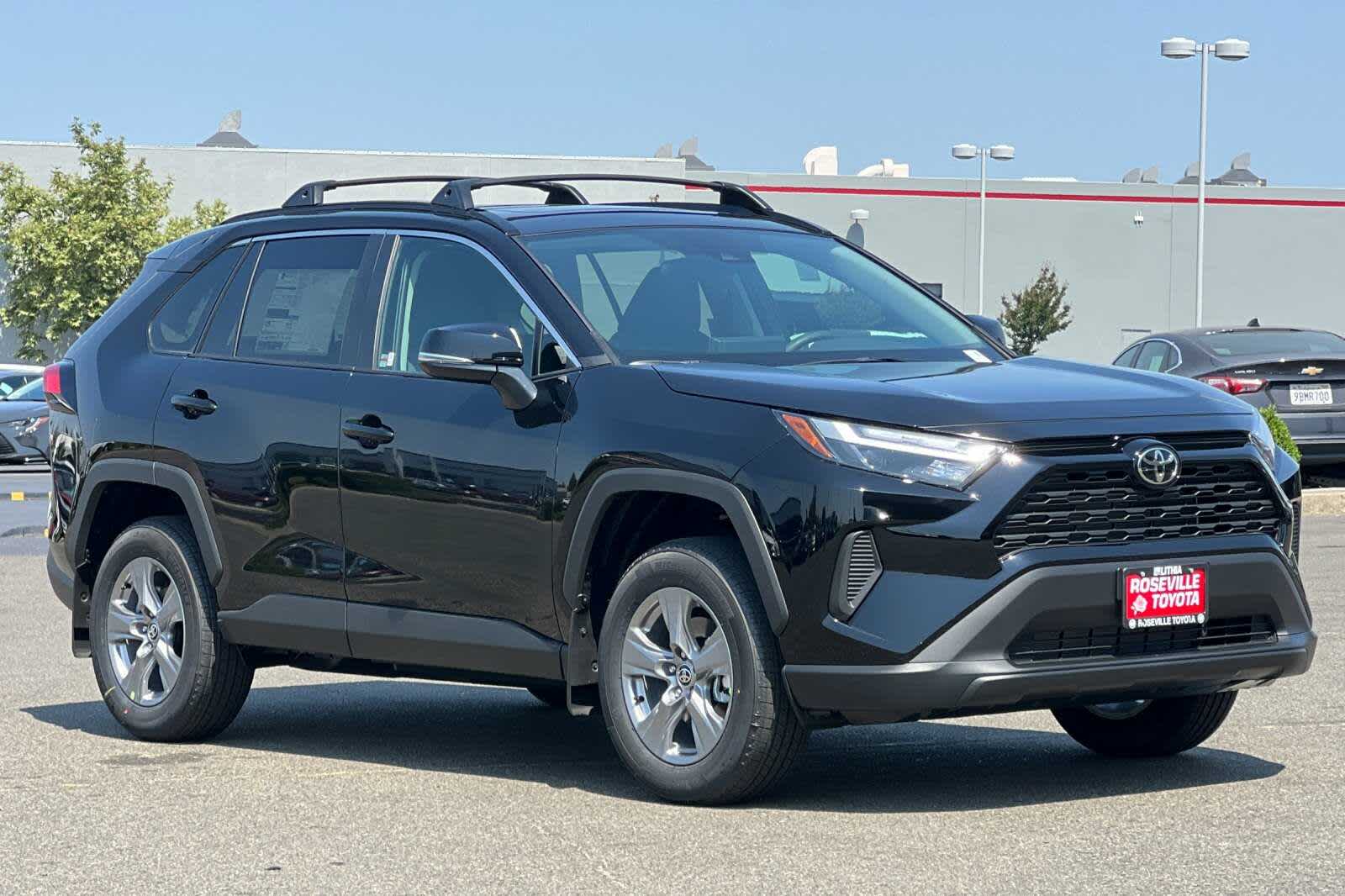 2025 Toyota RAV4 XLE 9