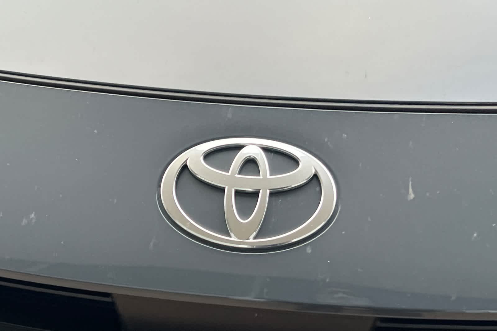 Thumbnail: 2024 Toyota Prius - 10