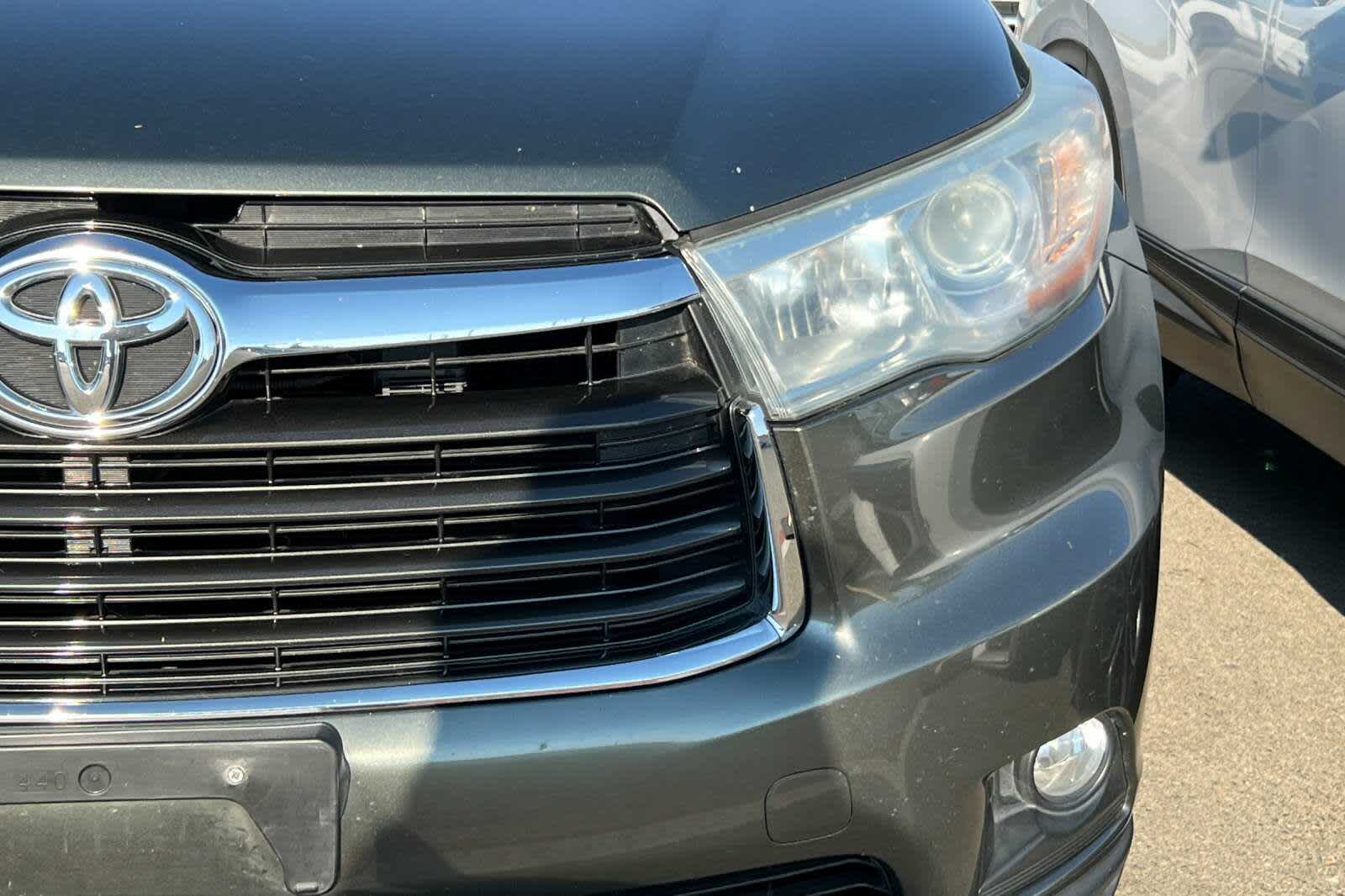 Thumbnail: 2016 Toyota Highlander - 11