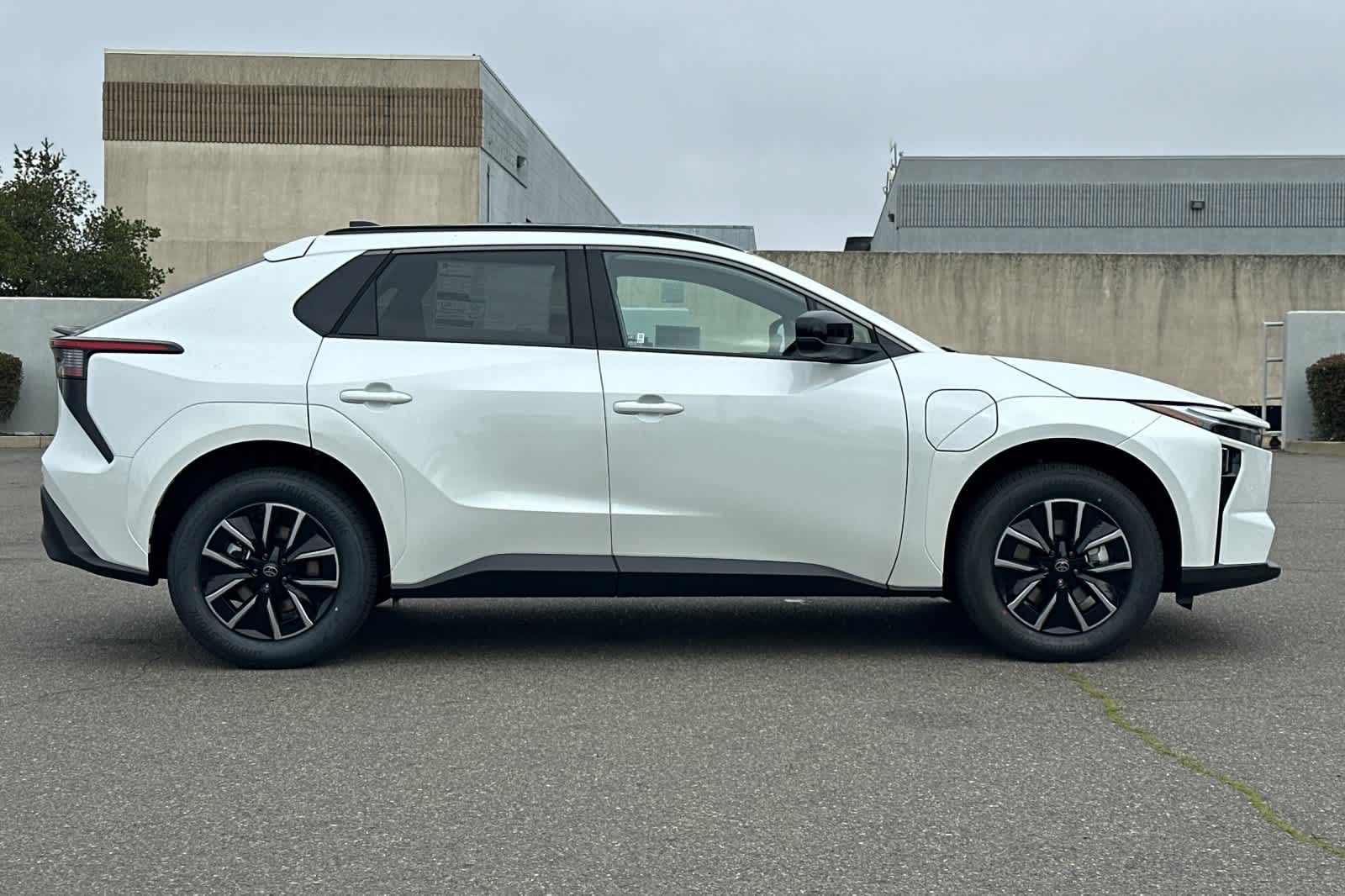 Thumbnail: 2026 Toyota bZ - 8