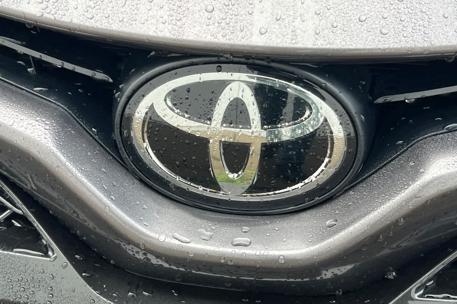 Thumbnail: 2024 Toyota Camry - 10