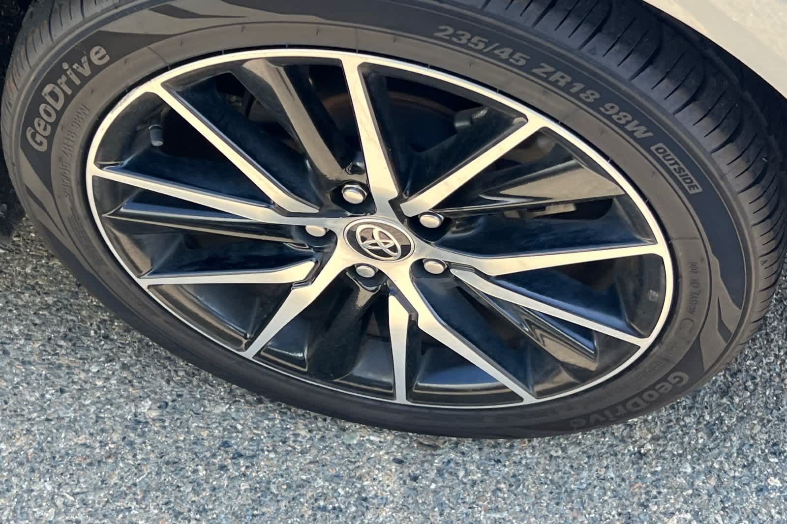 Thumbnail: 2021 Toyota Camry - 22