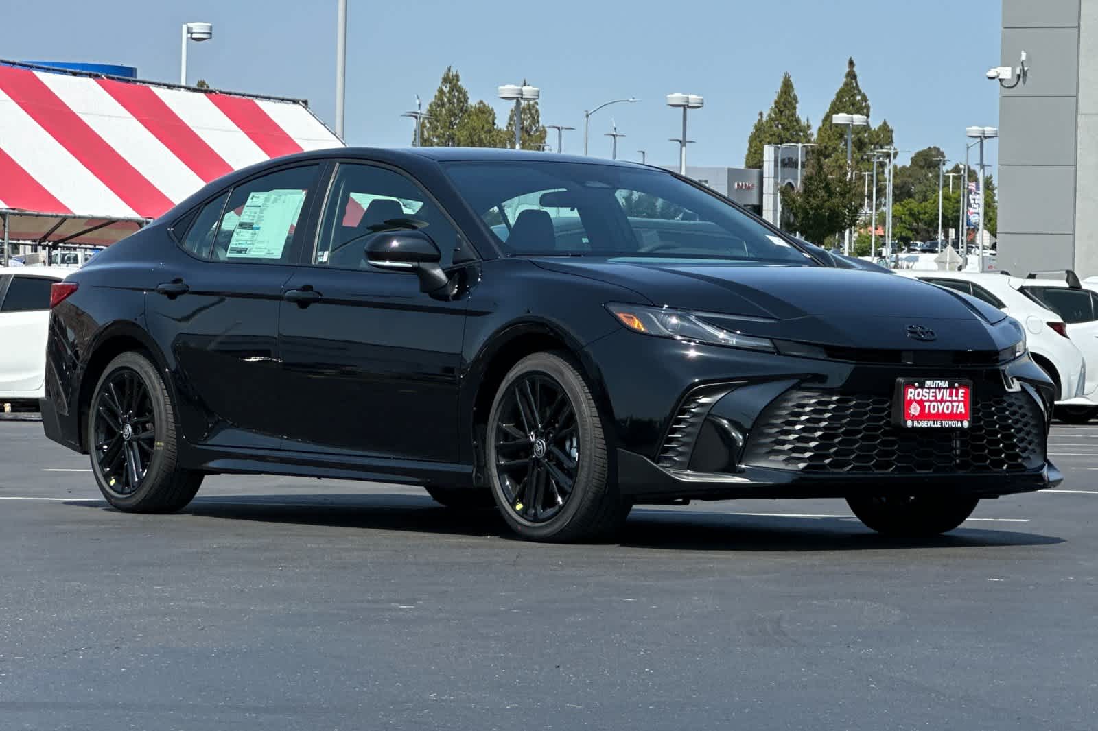 2025 Toyota Camry SE 9