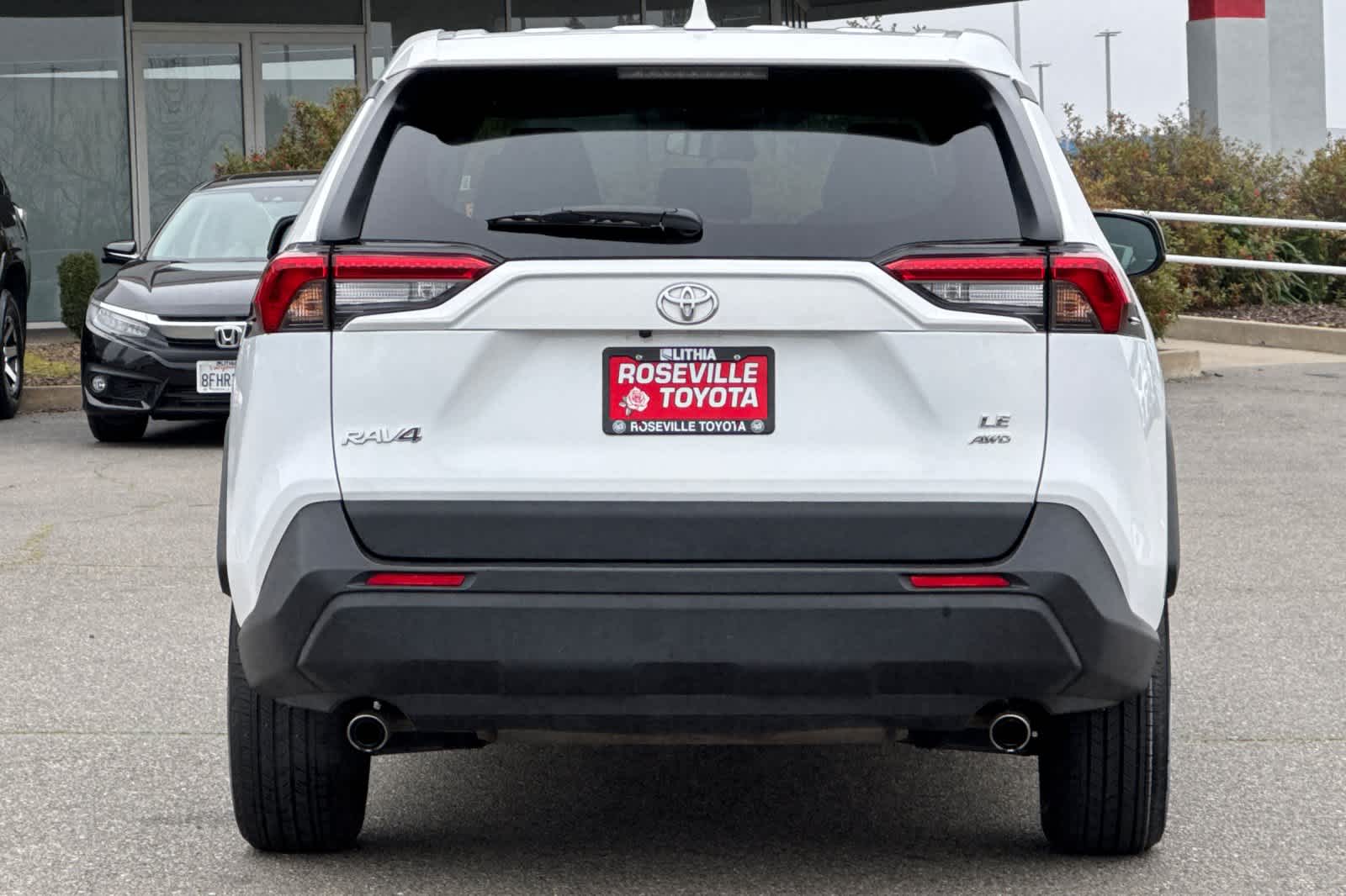 Thumbnail: 2024 Toyota RAV4 - 8