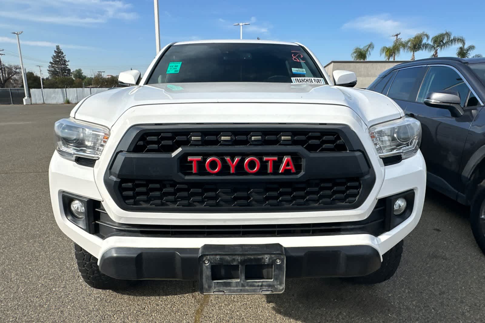 Thumbnail: 2018 Toyota Tacoma - 6