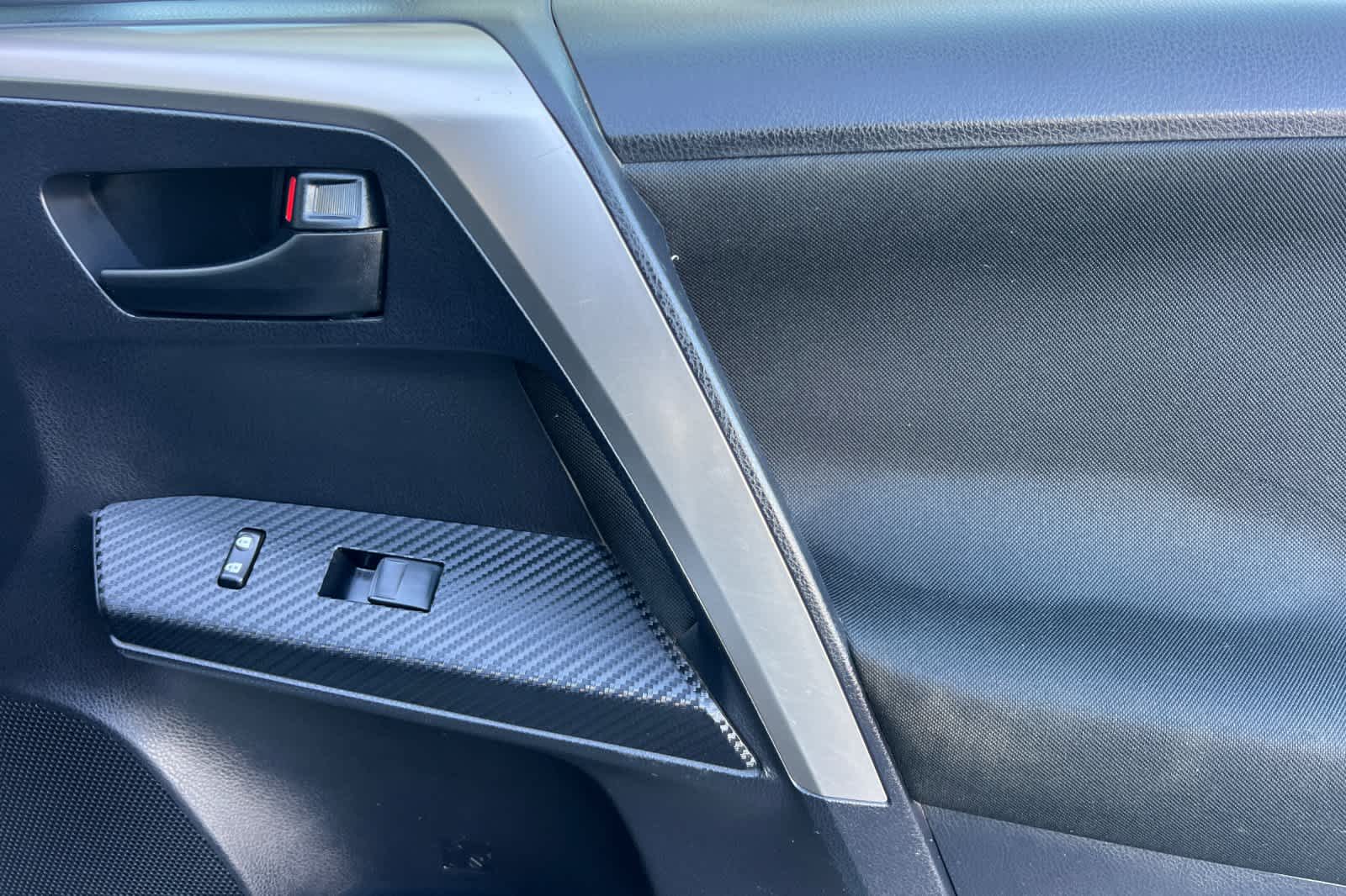 Thumbnail: 2013 Toyota RAV4 - 18