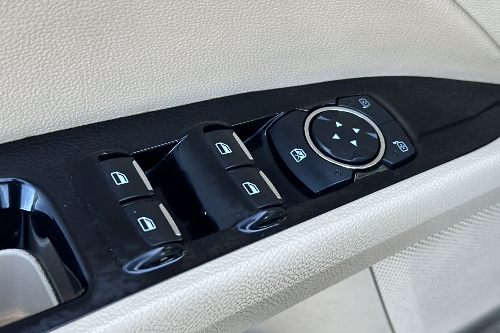 Thumbnail: 2016 Ford Fusion - 13