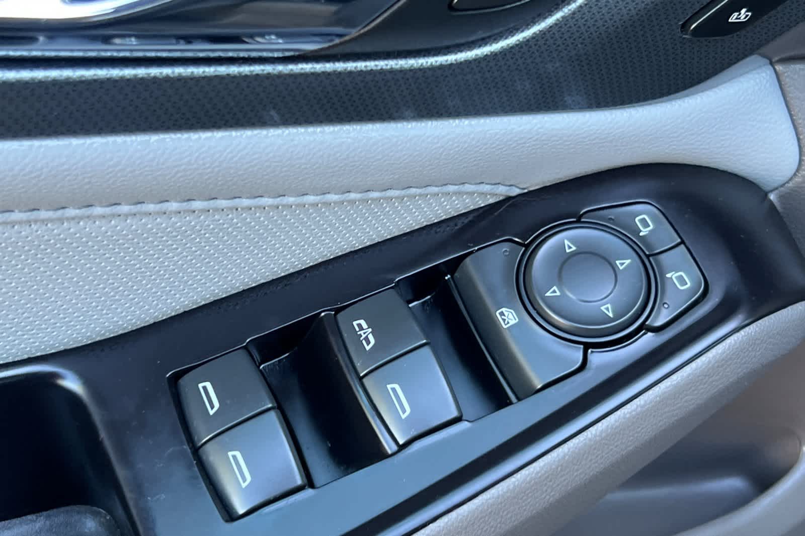 Thumbnail: 2018 Chevrolet Traverse - 12