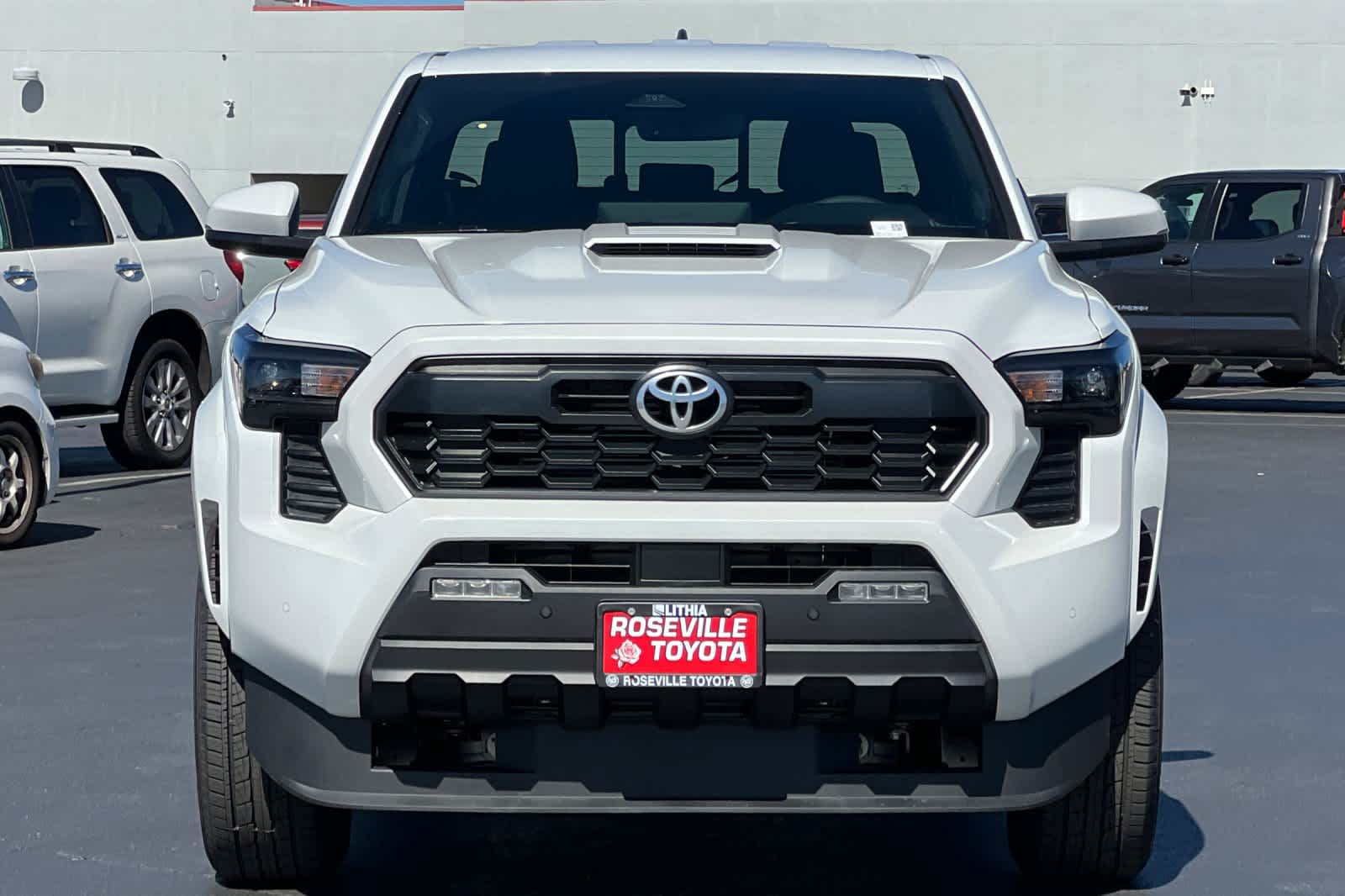 Thumbnail: 2025 Toyota Tacoma - 10
