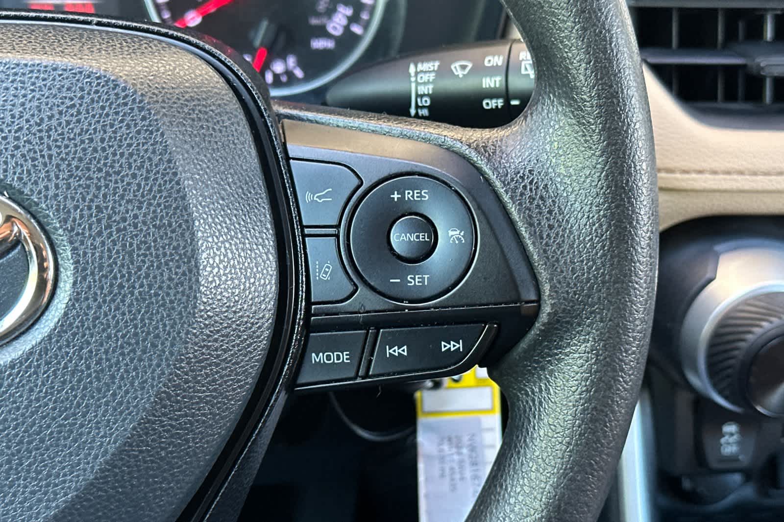 Thumbnail: 2022 Toyota RAV4 - 26