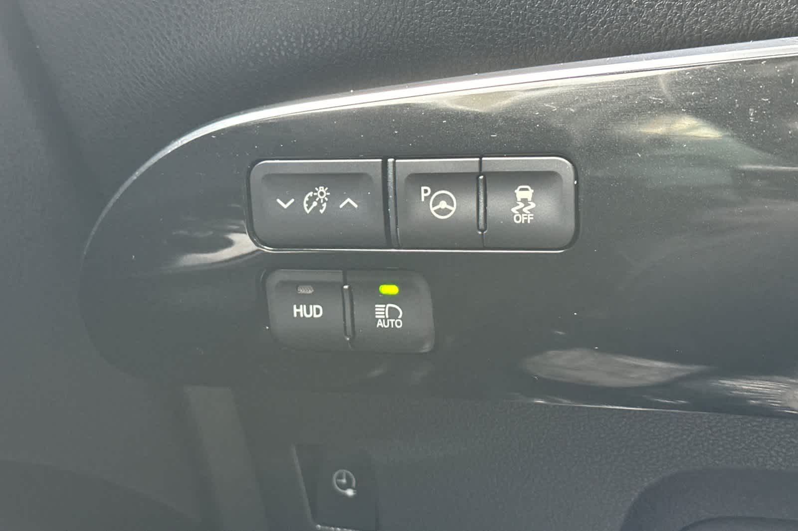 Thumbnail: 2017 Toyota Prius Prime - 30