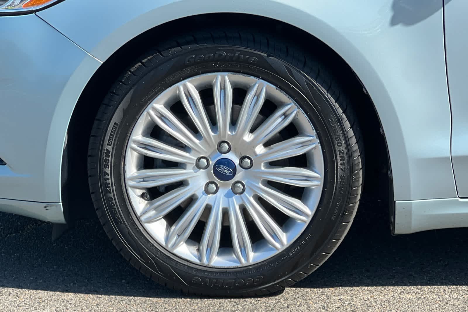 Thumbnail: 2013 Ford Fusion - 28
