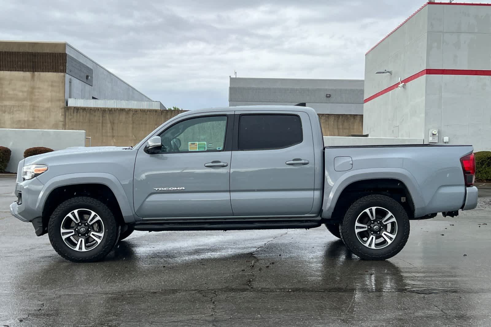 Thumbnail: 2019 Toyota Tacoma - 9
