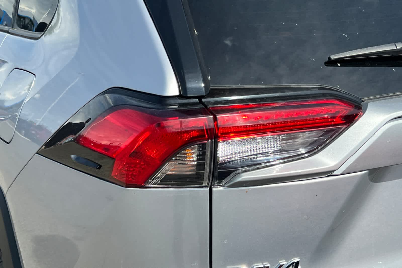 Thumbnail: 2022 Toyota RAV4 - 20