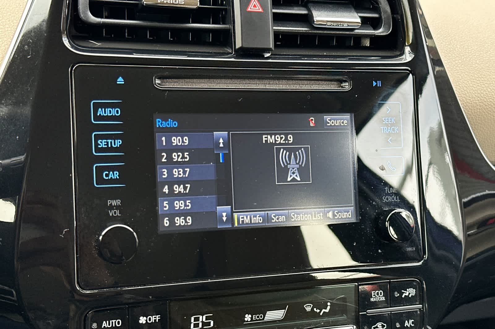 Thumbnail: 2016 Toyota Prius - 20