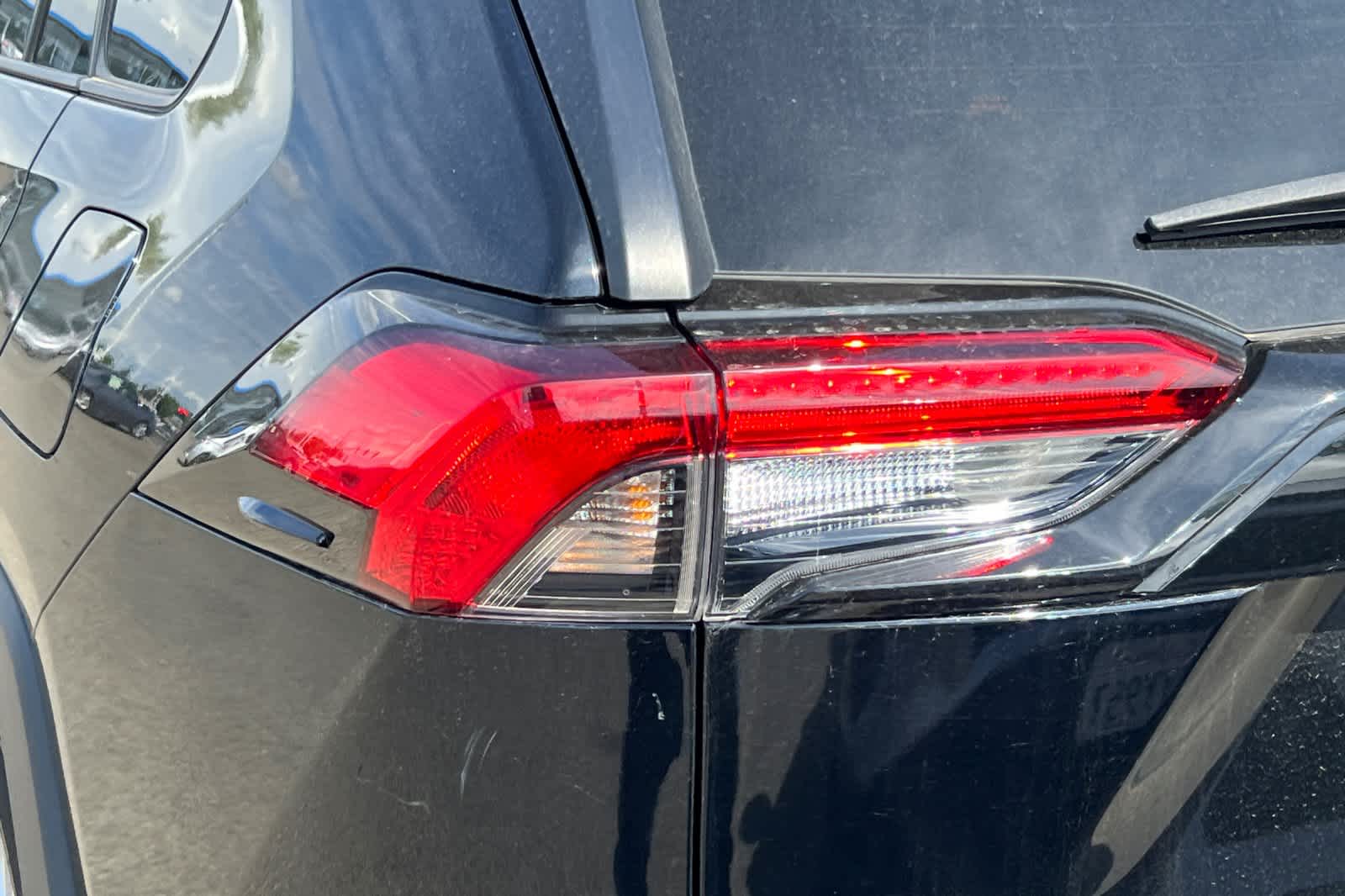 Thumbnail: 2021 Toyota RAV4 - 20