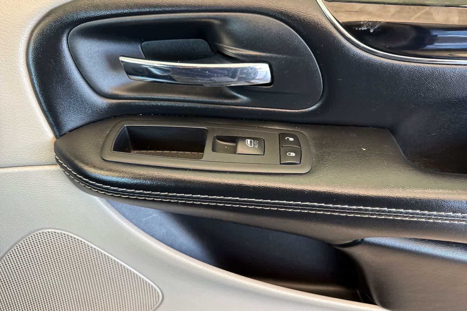 Thumbnail: 2019 Dodge Grand Caravan - 18